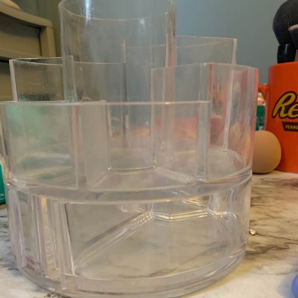 Makeup organizer